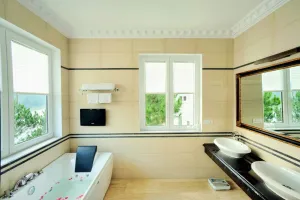 accommodation-camellia-suite-bathroom-1000x666-1597820251.jpg