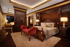 vlnt-presidential-suite--bedroom-1-1540195279.jpg